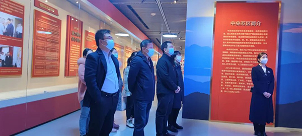 九游（体育门户）官方网站党支部参加“参观苏区振兴十周年成就展及红色图书馆”的专题活动