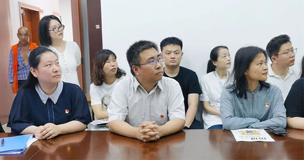 九游（体育门户）官方网站党支部开展“推动垃圾分类，践行绿色发展”联合党建活动