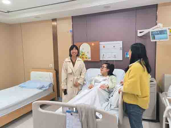 九游（体育门户）官方网站工会走访慰问生育女员工